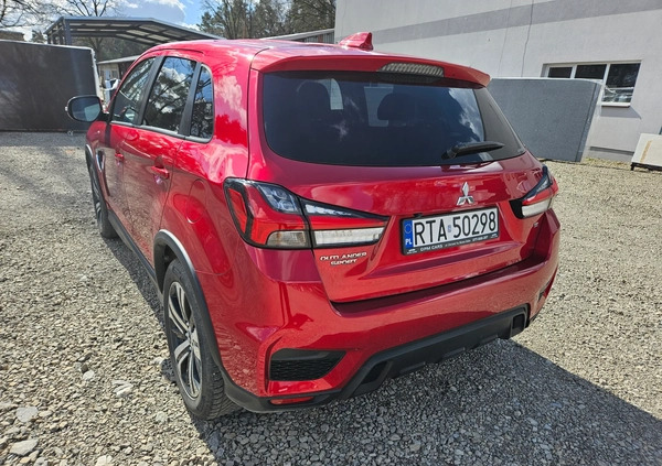 Mitsubishi Outlander cena 75000 przebieg: 56200, rok produkcji 2019 z Gdynia małe 121